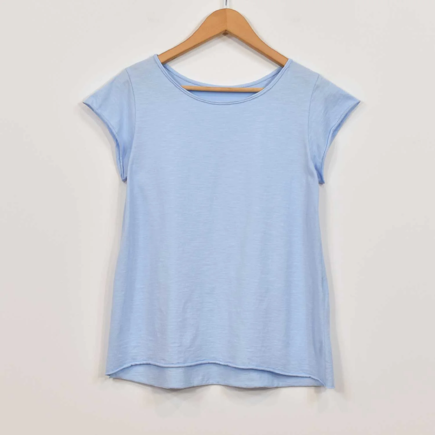 Camiseta cuello redondo azul - Imagen 6