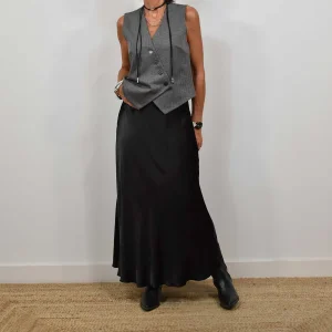 Falda midi satinada negra
