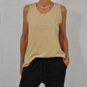 Camiseta básica rayas camel